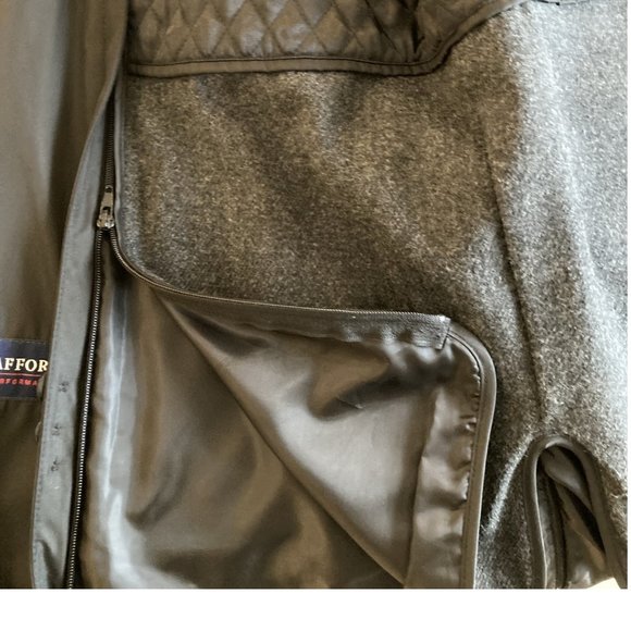 Rain Coat Excellent condition Warm wool-bend lining. - Picture 7 of 11